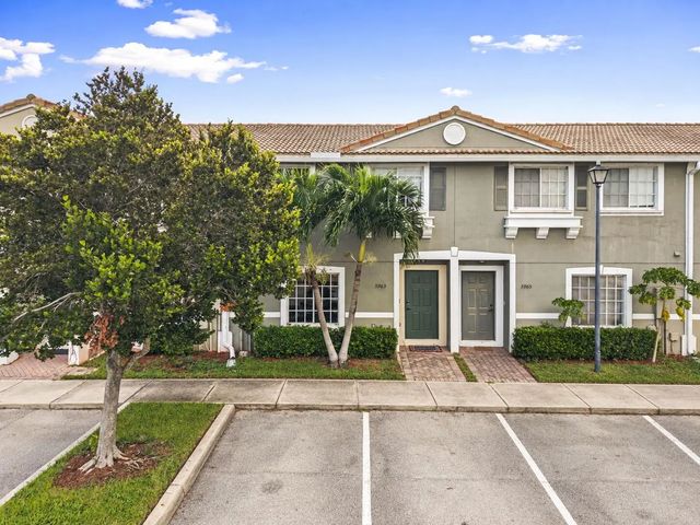 4 of 36 - 5963 Glasgow Way, Tamarac, FL