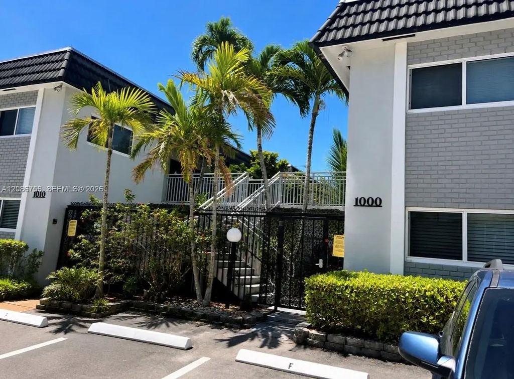 1000 Se 15th Street #205, Fort Lauderdale