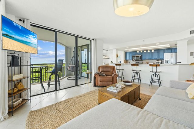 4 of 38 - 2800 N Highway A1a #204, Fort Pierce, FL