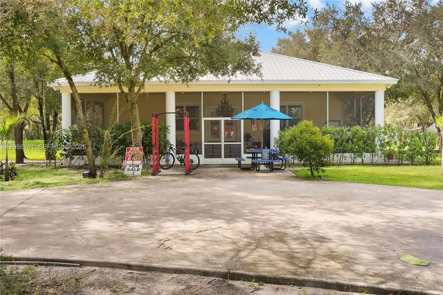 255 C Road, LaBelle