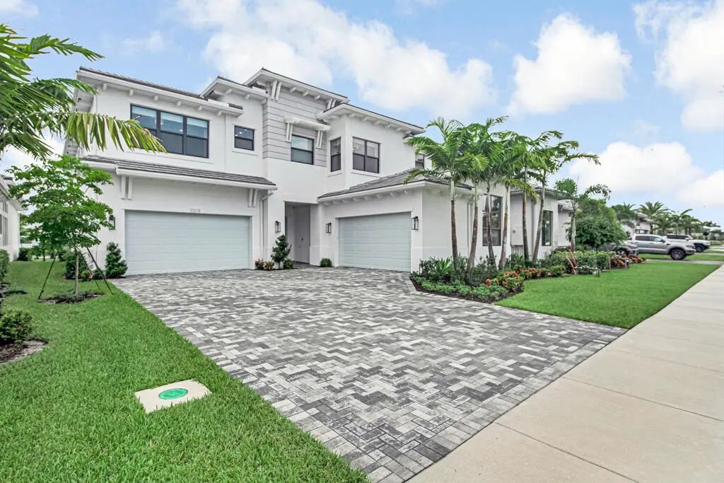 10018 Skyloft Street, Palm Beach Gardens