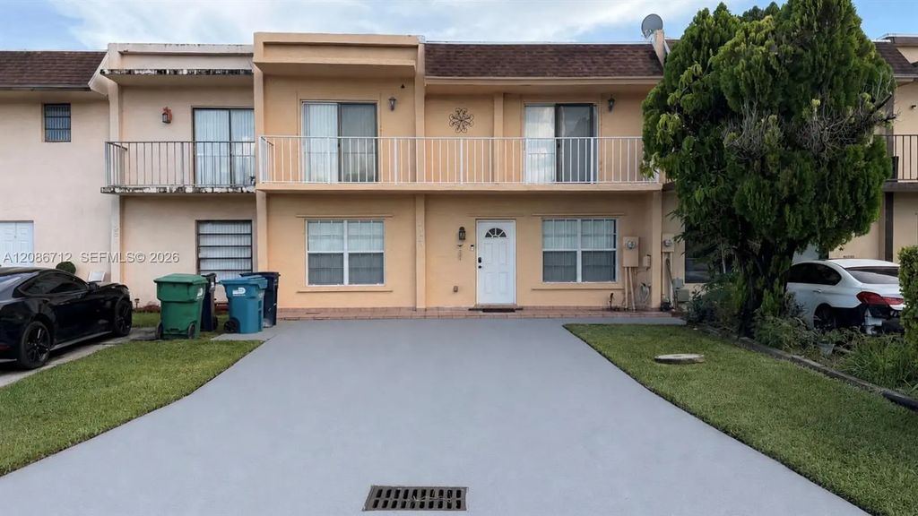 11249 Sw 33rd Cir Place, Miami