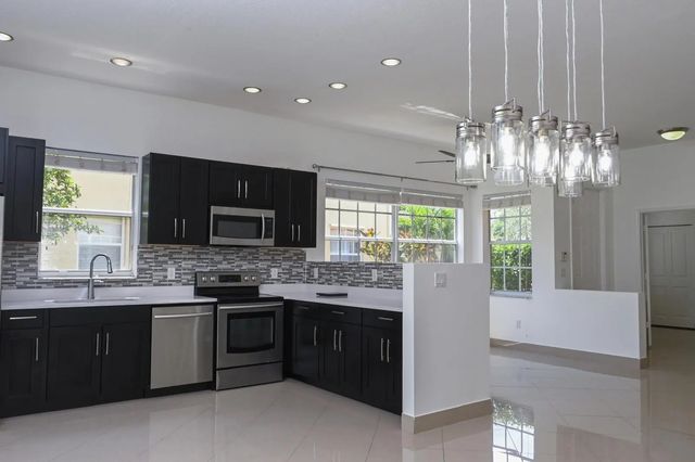 4 of 22 - 11150 Sw Springtree Terrace, Port St. Lucie, FL