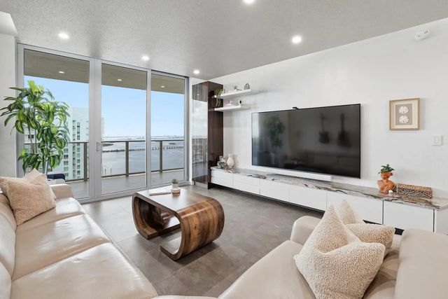 5 of 34 - 488 Ne 18th Street #5009, Miami, FL