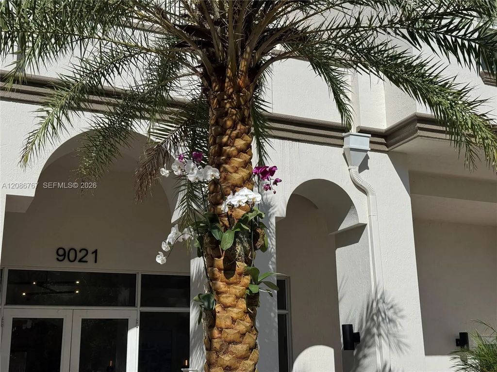 9021 Sw 94th Street #303, Miami