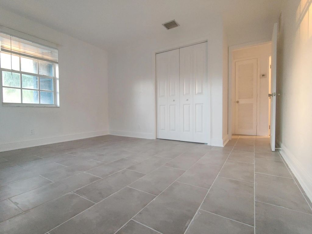 4905 N Flagler Drive #4, West Palm Beach