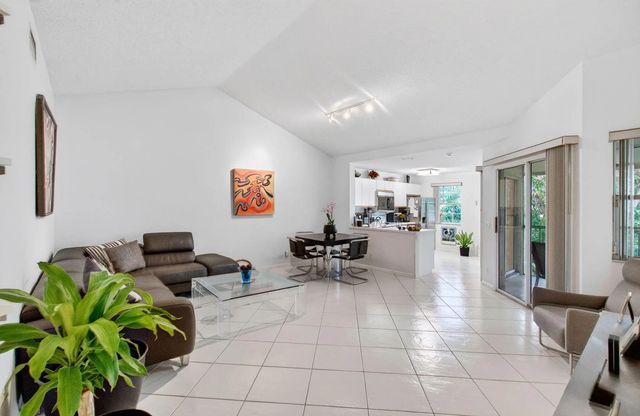 6737 Via Regina, Boca Raton