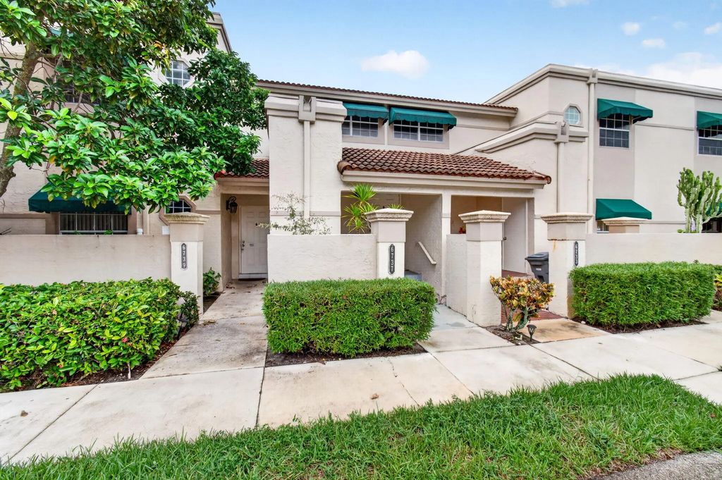 6737 Via Regina, Boca Raton