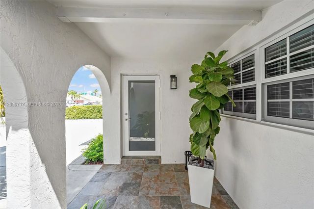 2 of 30 - 125 Sw 116th Court, Sweetwater, FL