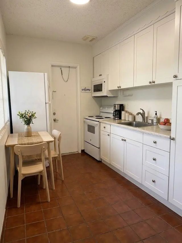 2 of 5 - 407 26th Street, West Palm Beach, FL