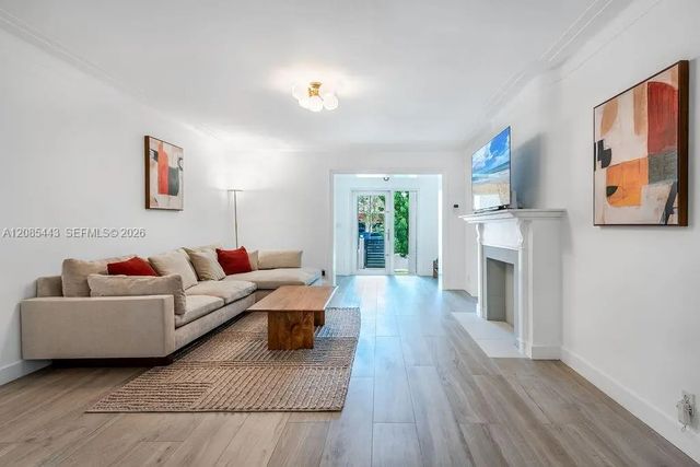 3 of 37 - 719 W 51st Street, Miami Beach, FL