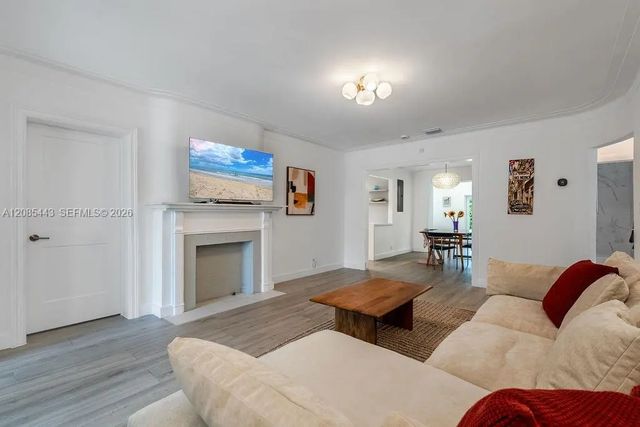 4 of 37 - 719 W 51st Street, Miami Beach, FL