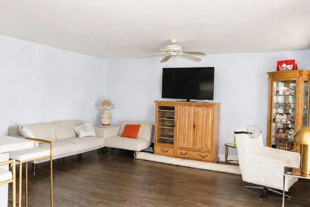 2 of 15 - 120 Seville #d, Delray Beach, FL