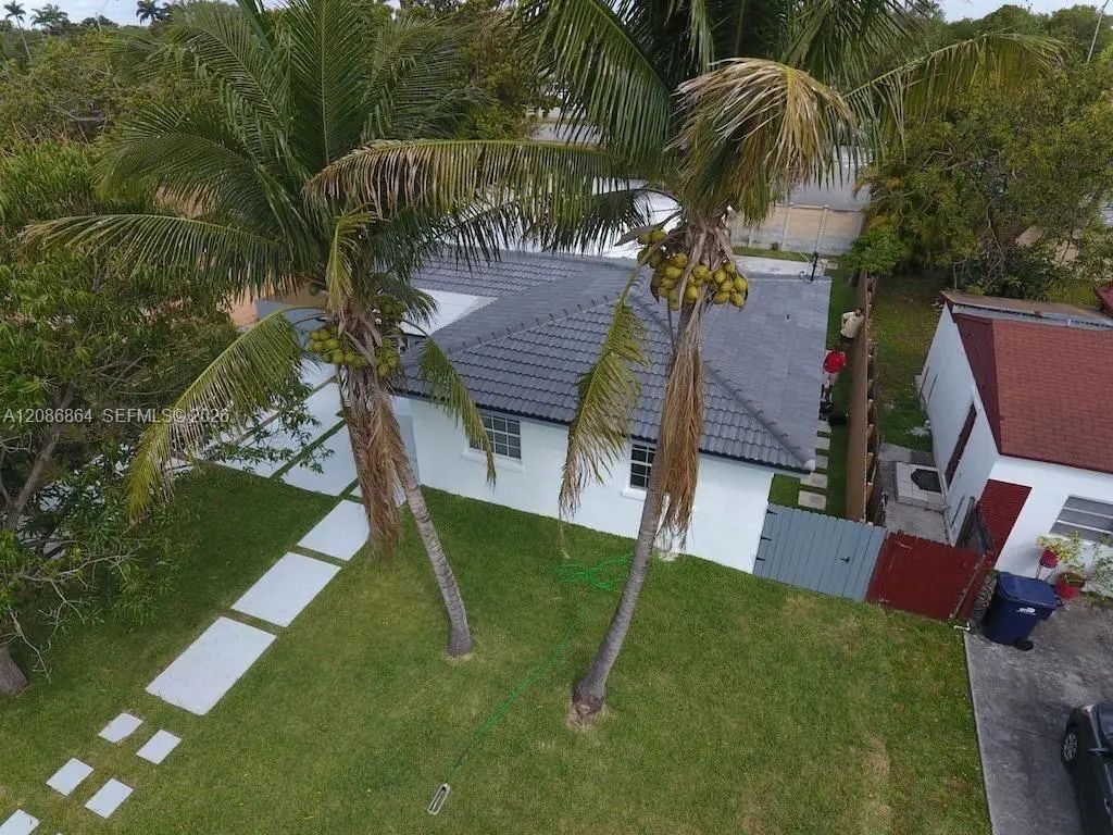 2375 Ne 185th Street, Miami