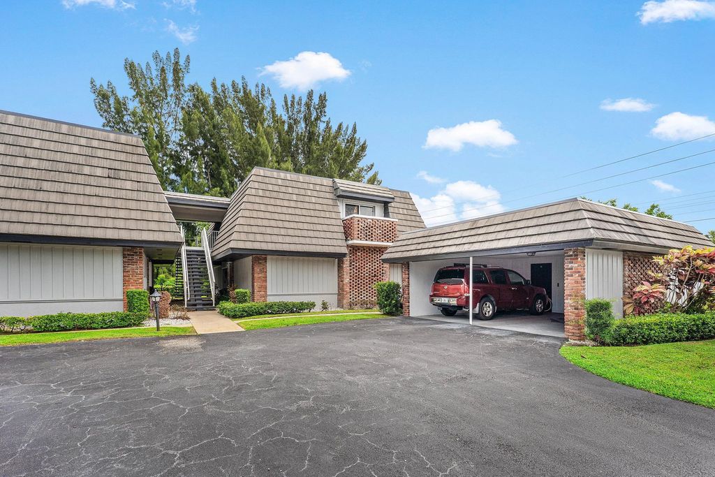 408 Pine Tree Court #12, Atlantis