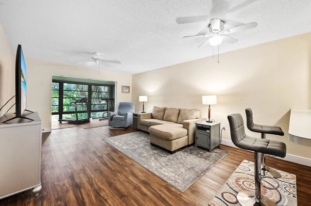 2 of 20 - 2302 Sunrise Boulevard #206, Fort Pierce, FL