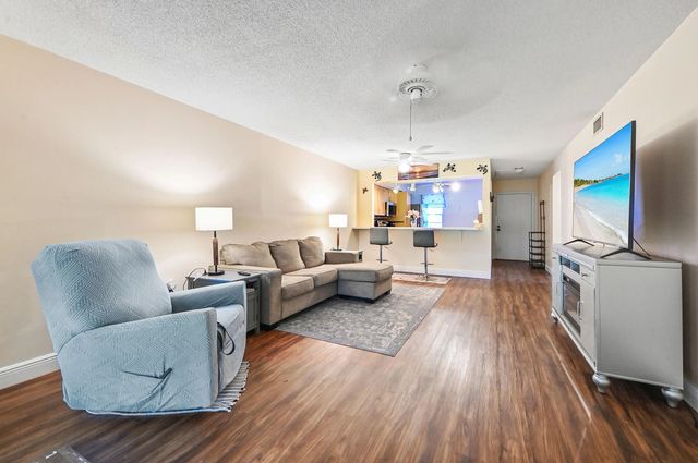 3 of 20 - 2302 Sunrise Boulevard #206, Fort Pierce, FL