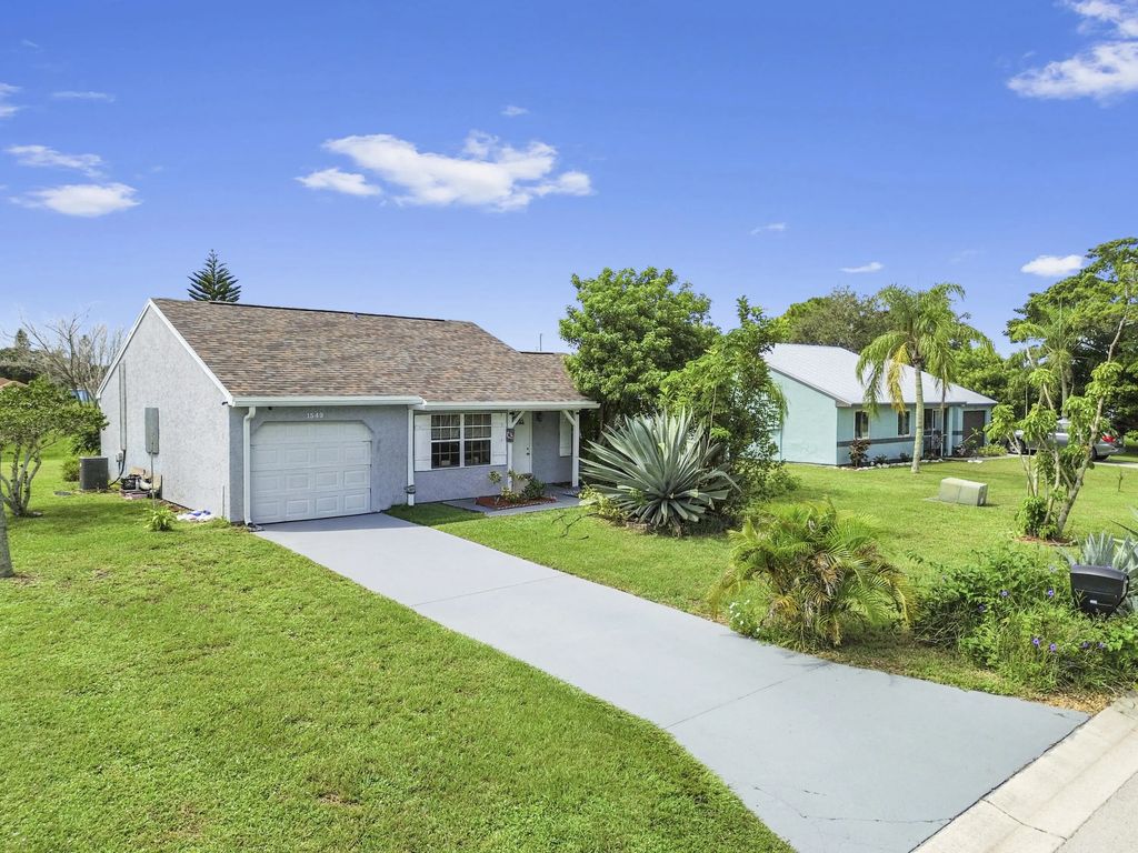 1549 Se South Balcourt, Port St. Lucie