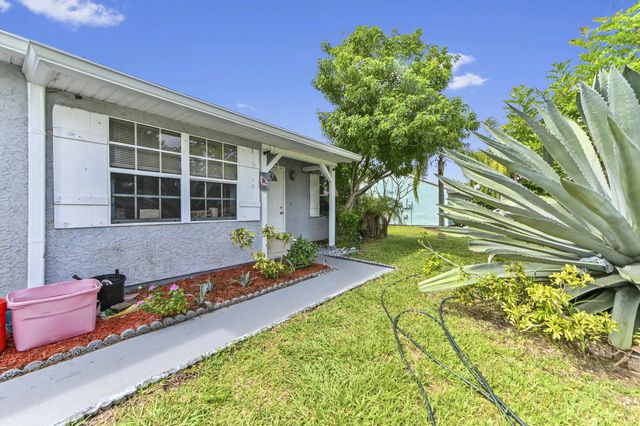 2 of 21 - 1549 Se South Balcourt, Port St. Lucie, FL