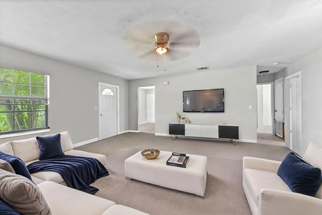 3 of 21 - 1549 Se South Balcourt, Port St. Lucie, FL
