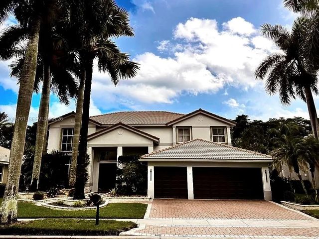 1606 Victoria Pointe Circle, Weston
