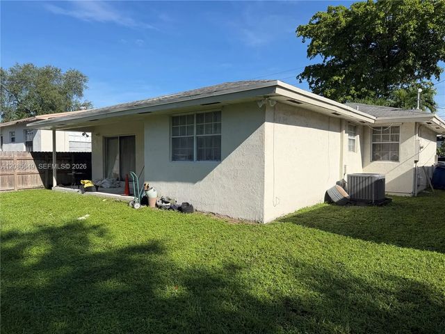 5 of 17 - 617 Sw 1st Street, Hallandale Beach, FL