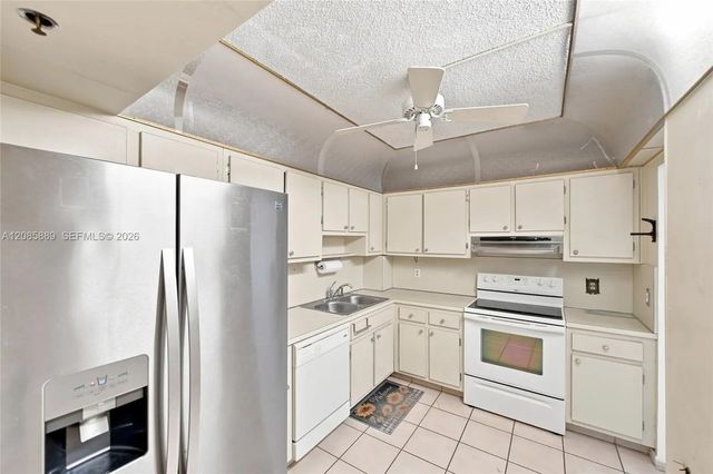 3 of 30 - 3850 Washington Street #808, Hollywood, FL