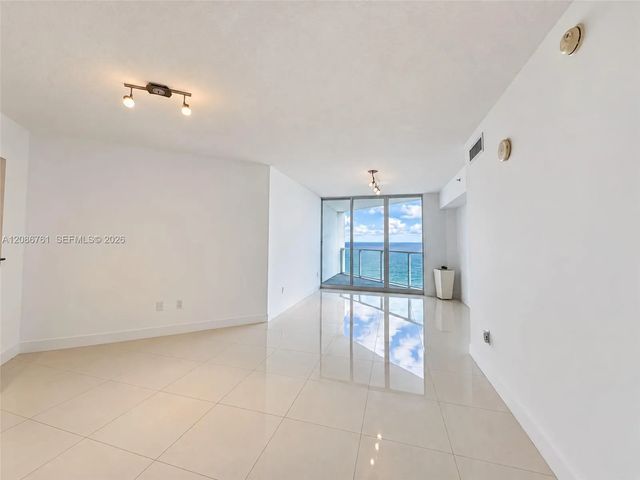 4 of 18 - 16699 Collins Avenue #1610, Sunny Isles Beach, FL