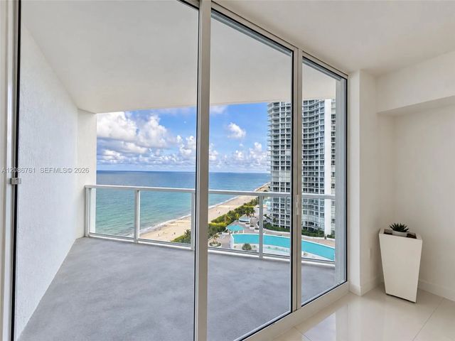5 of 18 - 16699 Collins Avenue #1610, Sunny Isles Beach, FL