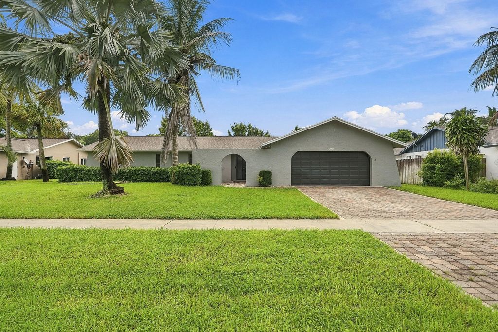 12758 Guilford Circle, Wellington