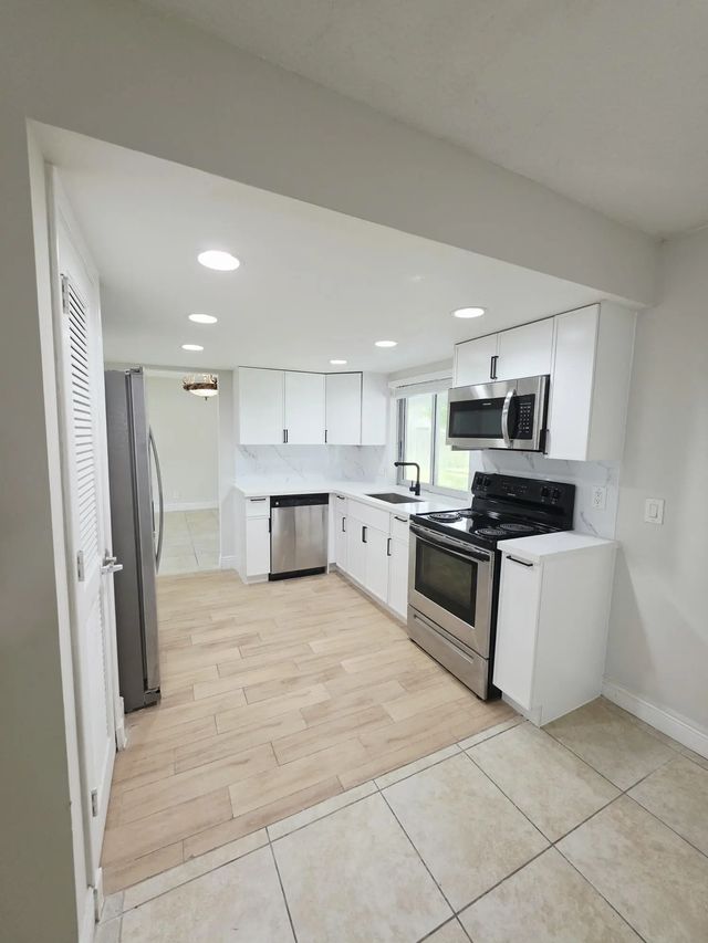 3 of 28 - 12758 Guilford Circle, Wellington, FL