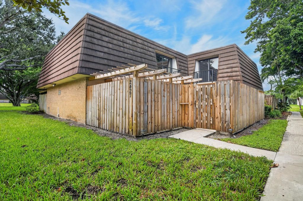 2427 24th Lane, Palm Beach Gardens