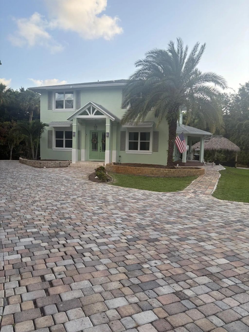 172 S River Road, Sewalls Point