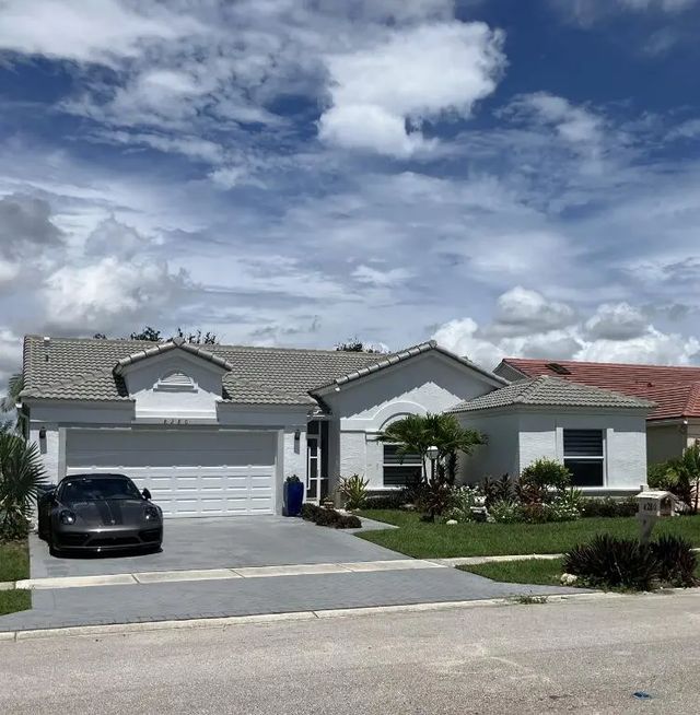 8280 Lake Cypress Road, Lake Worth