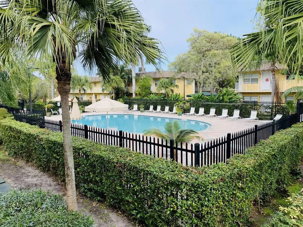 5156 Ne 6th Avenue #203, Oakland Park