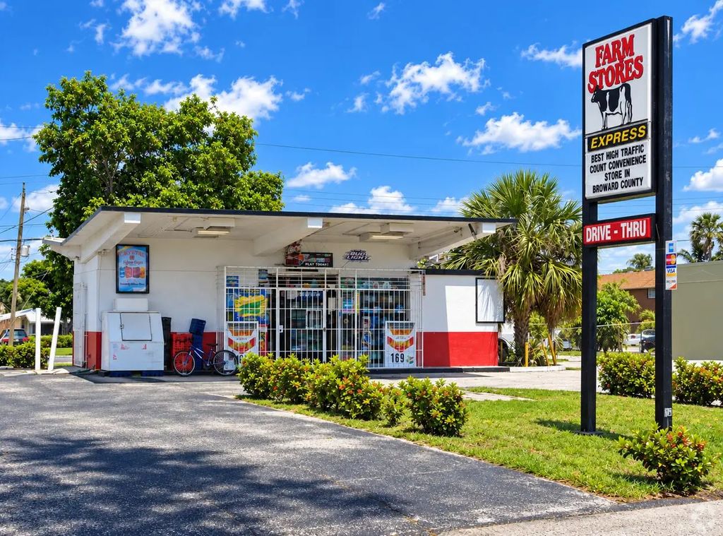 1621 N Cypress Road, Pompano Beach