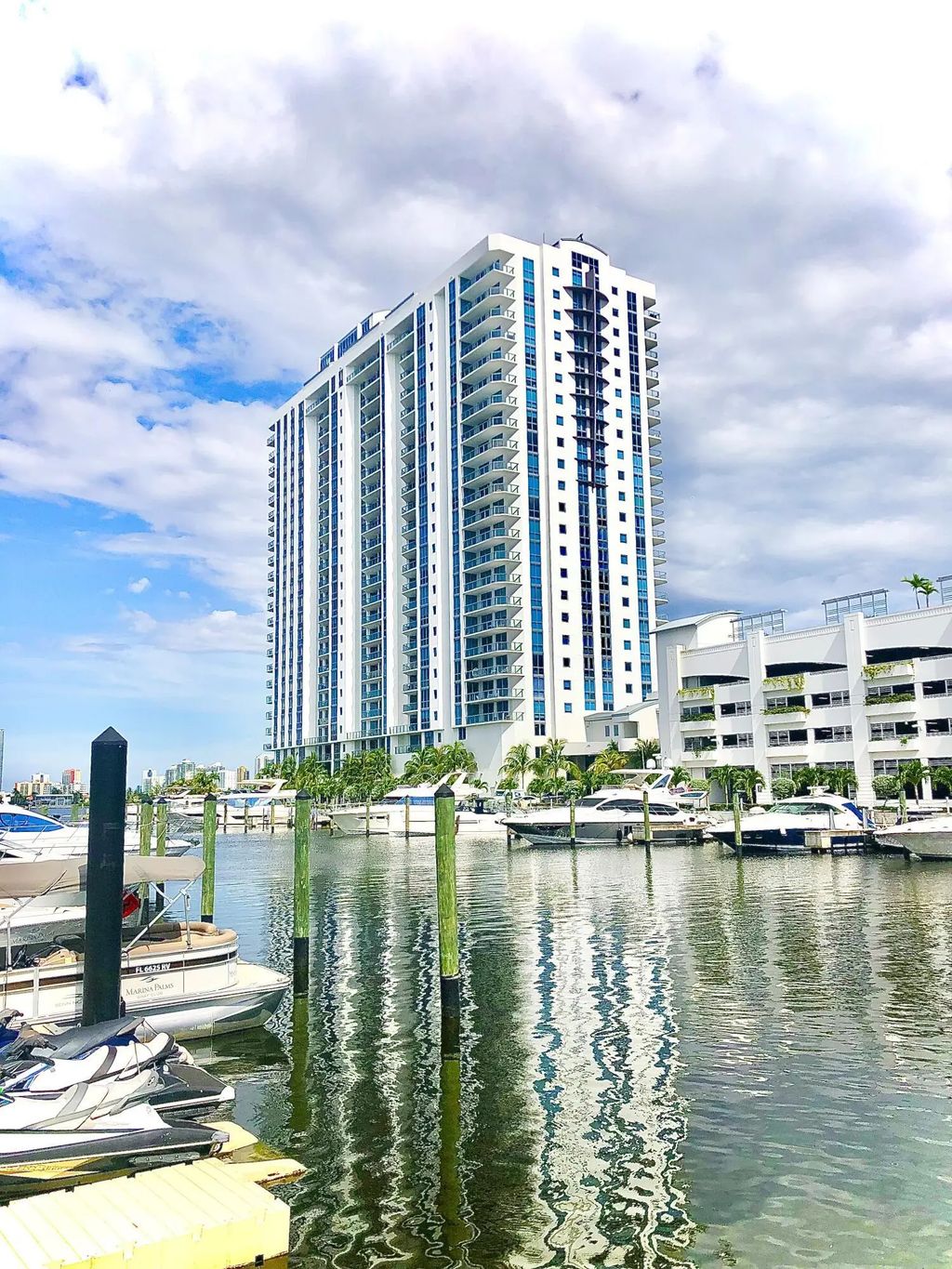 17111 Biscayne Boulevard #1903, North Miami Beach