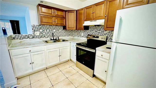2 of 24 - 3700 Nw 21st Street #109, Lauderdale Lakes, FL