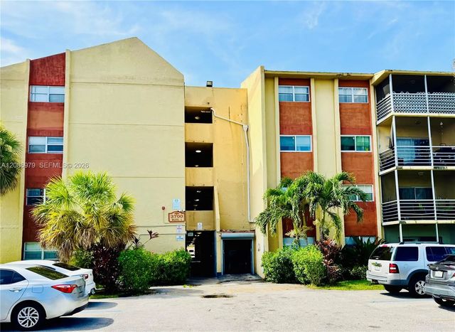 4 of 24 - 3700 Nw 21st Street #109, Lauderdale Lakes, FL