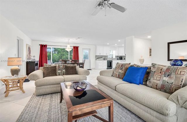 5 of 33 - 1031 Se 14th Drive, Deerfield Beach, FL