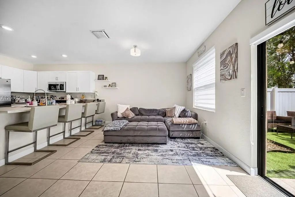 10657 W 32nd Lane, Hialeah