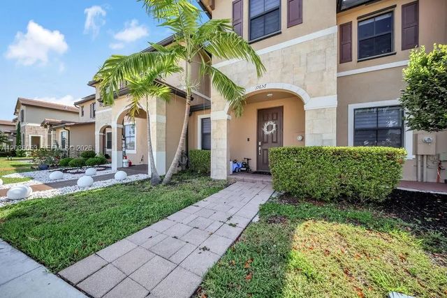 2 of 50 - 10657 W 32nd Lane, Hialeah, FL