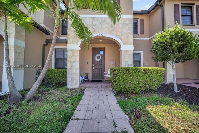 5 of 50 - 10657 W 32nd Lane, Hialeah, FL