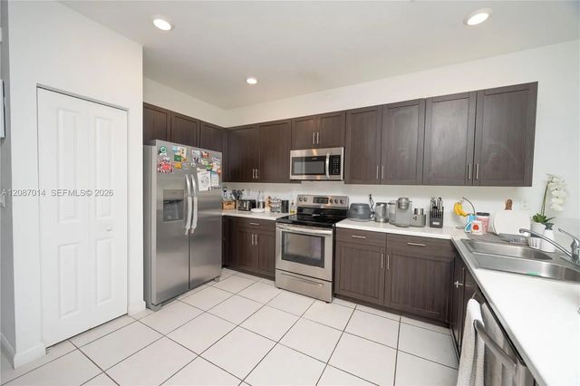 5 of 39 - 1231 Se 27th Terrace, Homestead, FL