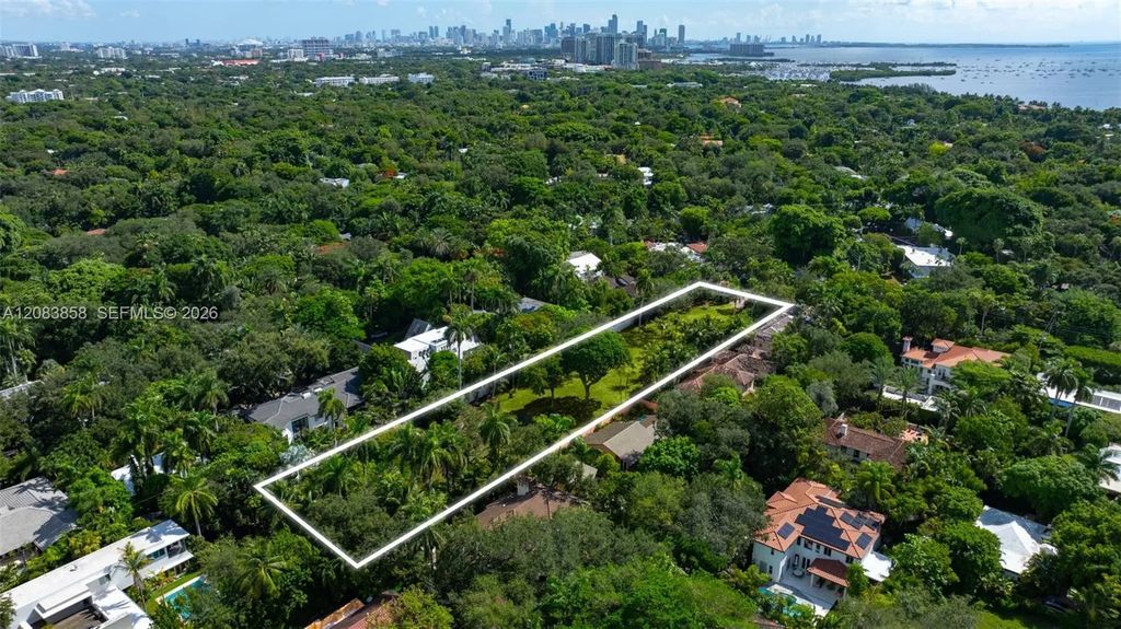 3940 Douglas Road, Miami