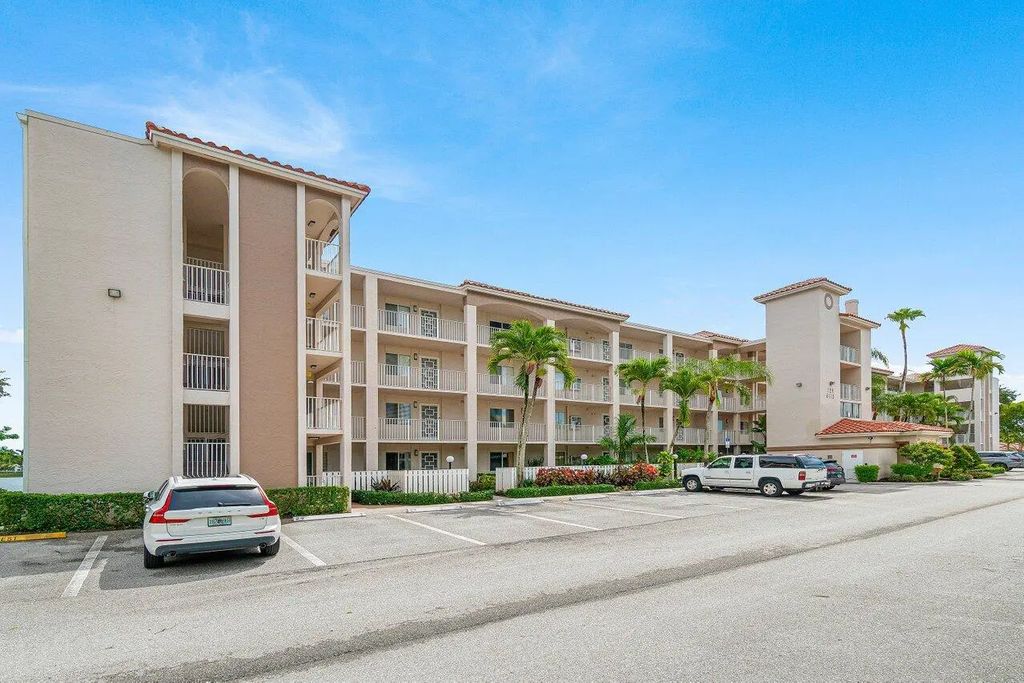 6112 Huntwick Terrace #102, Delray Beach