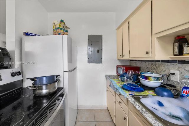 3 of 10 - 824 44th Street, West Palm Beach, FL