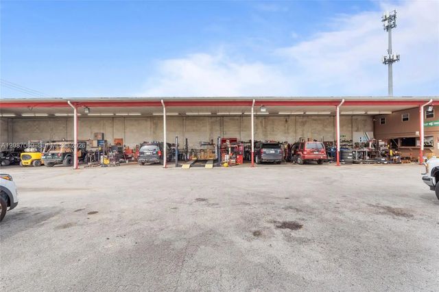 105 Ne 1st Road, Homestead
