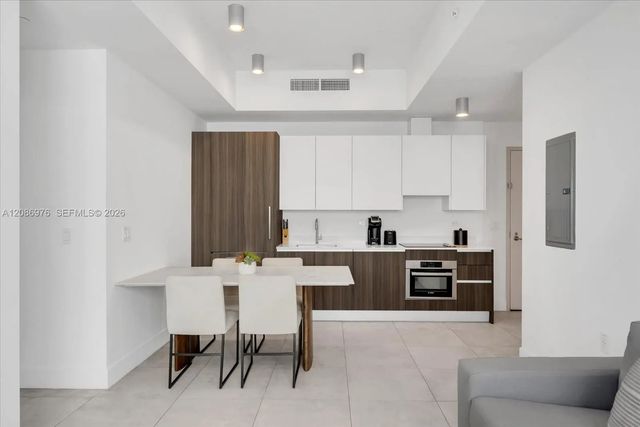 239 Sw 9th Street #1603, Miami