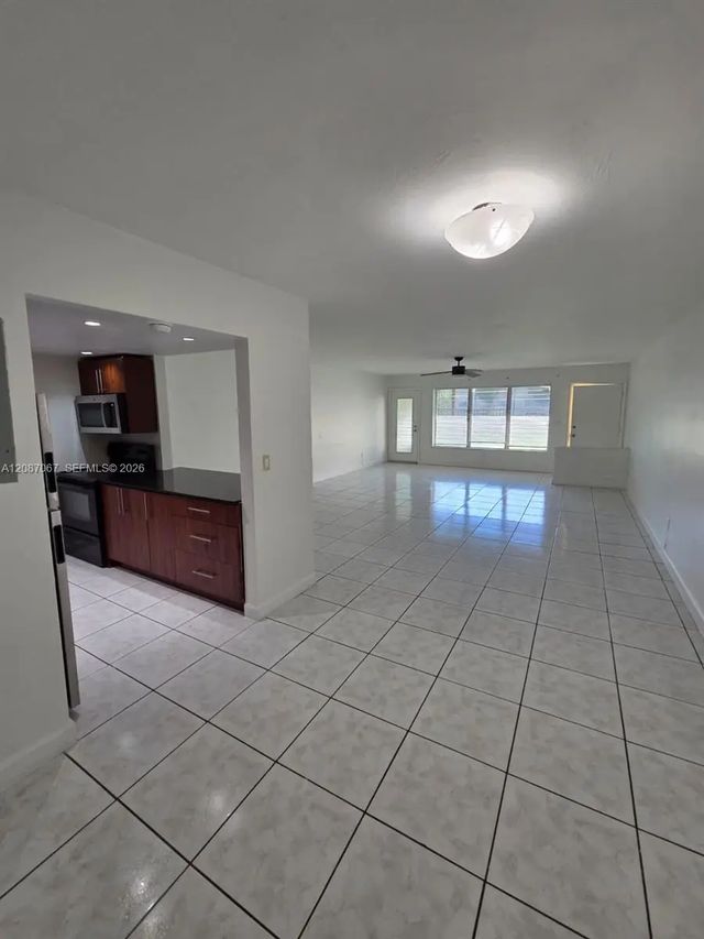 1885 Ne 121st Street #8, North Miami